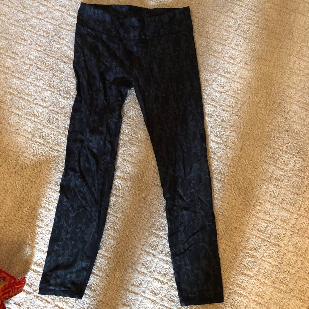 Black floral Fabletics Legfings